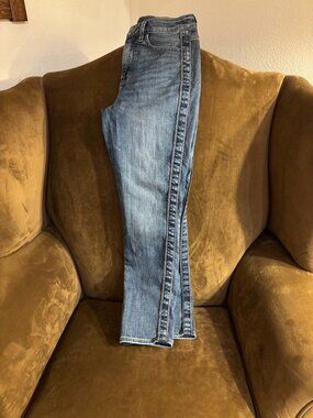 White House Black Market Every Day Soft Slim Ankle Jeans Beaded Size 6